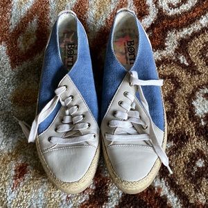 Born Lace-Up Shoes